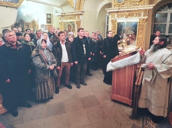 Вячеслав Володин отстоял праздничную службу в Псково-Печерском монастыре