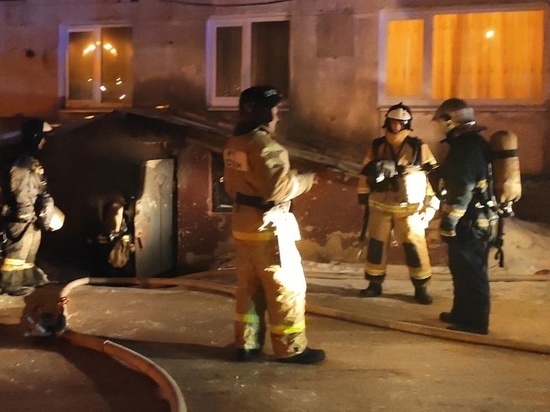 Пожарные Магадана спасли человека из подвала