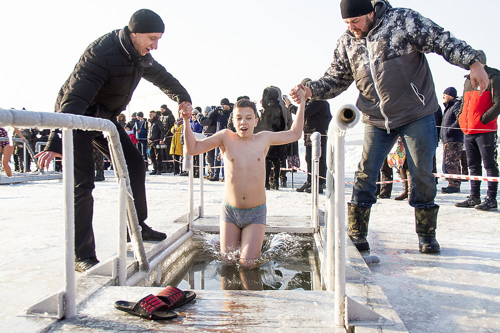 Тысячи селфи сделали хабаровчане на Крещение
