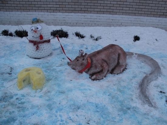 Заключенные в Ивановской области лепили фигуры из снега