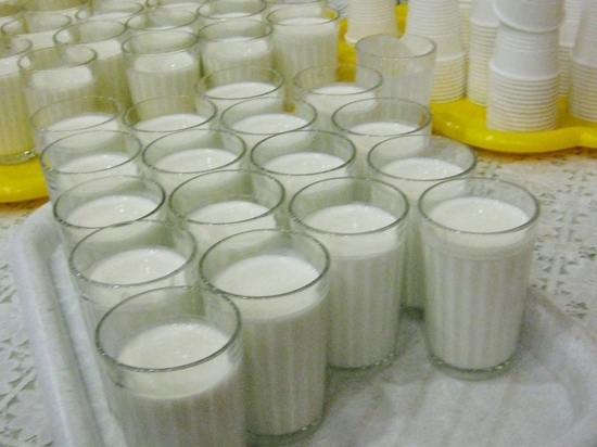 В Иркутской области начали выдавать школьникам бесплатное молоко