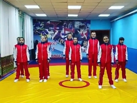 Дети в Красноселькупе исполнили танец в поддержку шахматистки Горячкиной