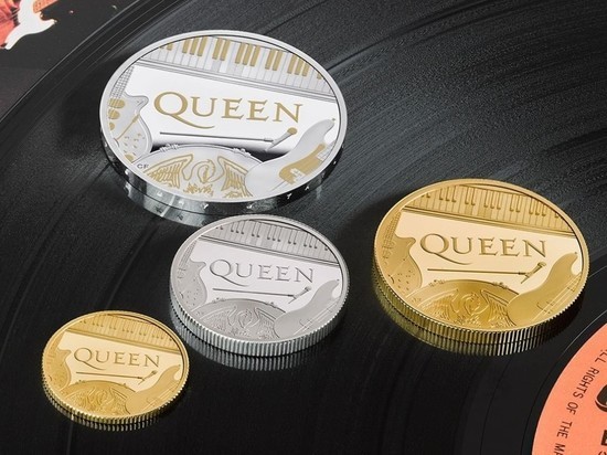Елизавета II и Queen оказались на одной коллекционной монете