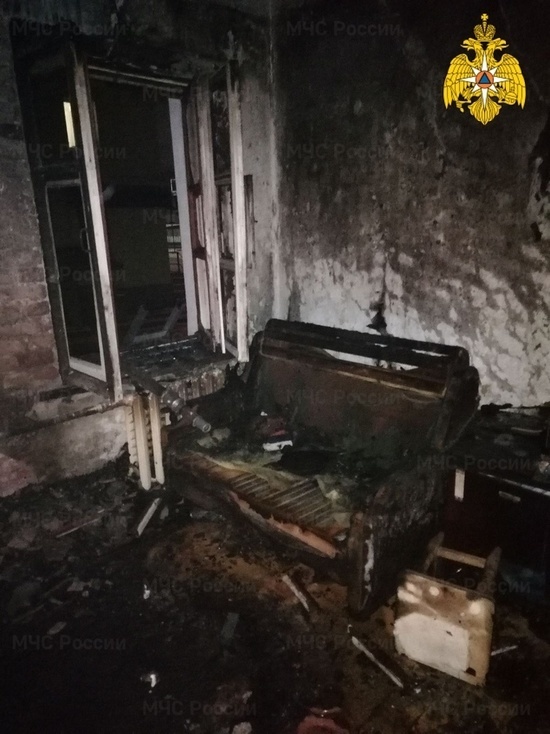 На Витебском шоссе горела квартира в двухэтажном доме