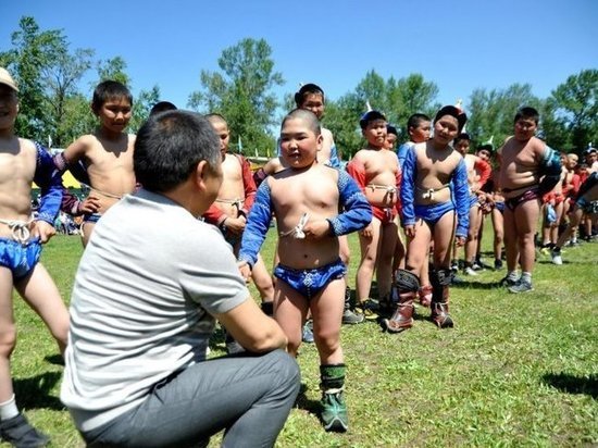 В Туве создали детскую федерацию по национальной борьбе хуреш