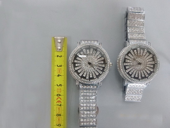 Предприниматель из Улан-Удэ купил поддельные часы «Диор» за 100 рублей и хотел перепродать их за бешеные деньги