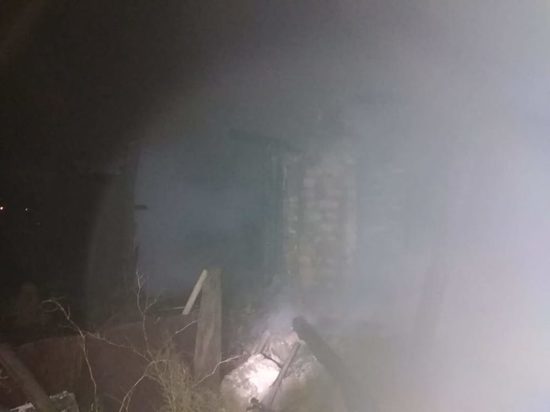 В Астраханской области сгорела гостиница на воде
