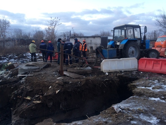 Из-за прорыва коллектора почти 300 тысяч жителей Автозаводского района остались без воды