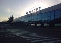 В 2001 году аэропорт заключил договор купли-продажи с Фондом имущества Алтайского края и конкурсным управляющим «Барнаульского государственного авиационного предприятия»