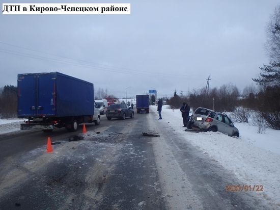 В Кировской области два человека пострадали в тройном ДТП