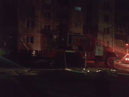 В Курске из горящей многоэтажки эвакуировали 19 человек