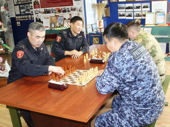Росгвардейцы Бурятии сразились в шахматы друг с другом