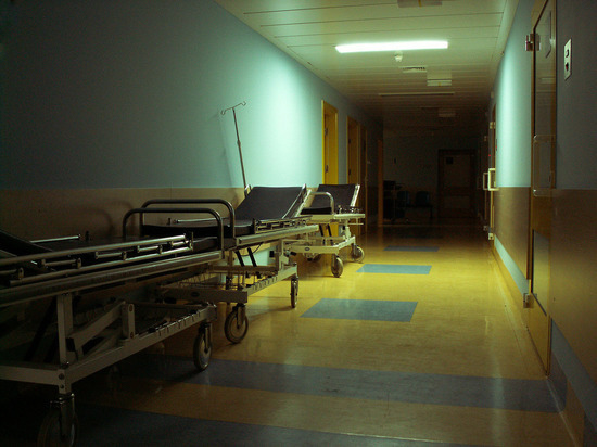 Оренбурженка получила травму, упав на крыльце больницы