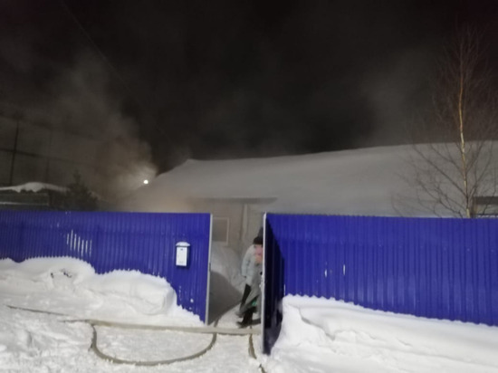 В частном доме поселка Ханымей произошел пожар