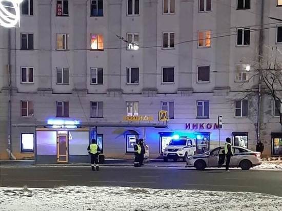 Площадь Гагарина в Петрозаводске перекрыта полицией