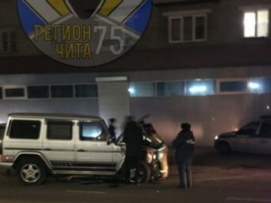 Мужчина погиб в ДТП с Mercedes Gelendwagen в Чите