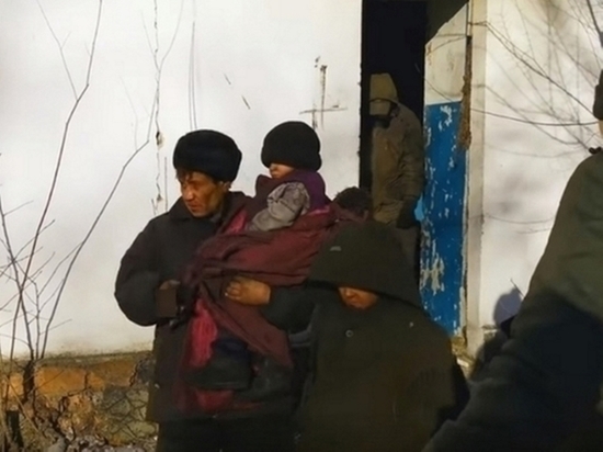 Активист поехал в Алек-Завод искать родных найденных в «заброшке» детей