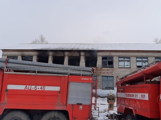 Школа в Усть-Озерском загорелась во время смены пожарной сигнализации