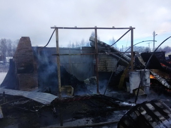 Супруги пострадали при пожаре в частном доме в Чувашии