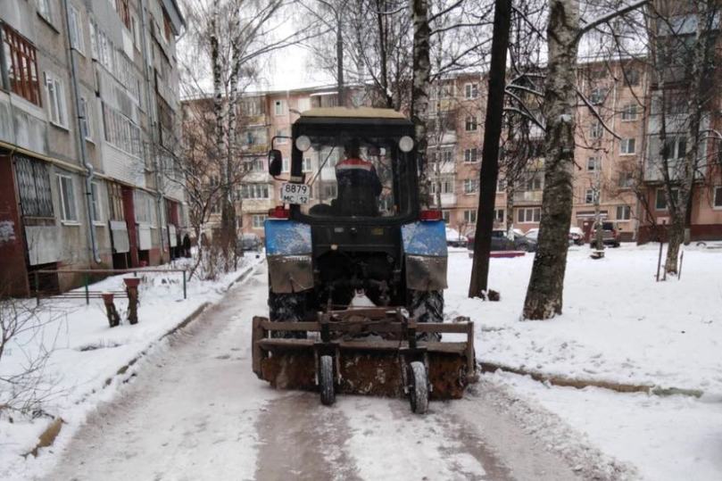 Снегоуборщик в йошкар оле. Снегоуборочная техника в Йошкар Оле. Приобретение снегоуборочной машины Йошкар-Ола. Йошкар Ола МУП город фотографии рабочих. Снегоуборщик Йошкар Ола купить.