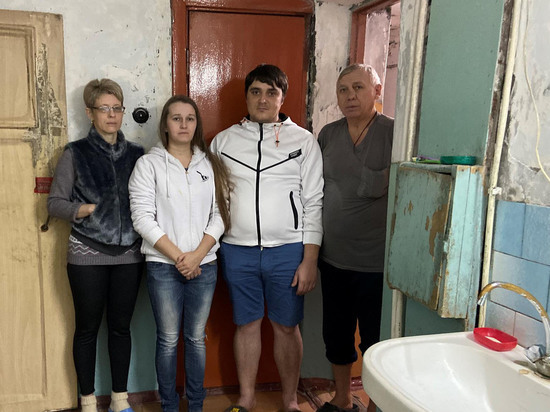 Жильцы Волгограда жалуются, что последствия пожара устраняли сами
