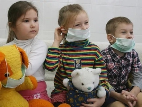 Порог заболеваемости ОРВИ превысил нормативные значения в двух детских садах