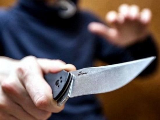 Чебоксарец дважды ударил женщину ножом на глазах у ее дочери
