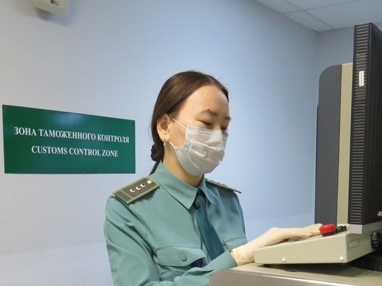 Таможенники Забайкалья будут работать в перчатках и масках из-за вируса
