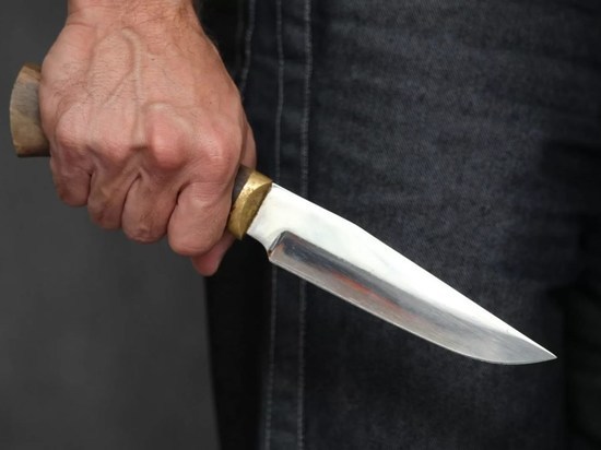 Пьяный забайкалец с ножом напал на женщин, одна из них ранена
