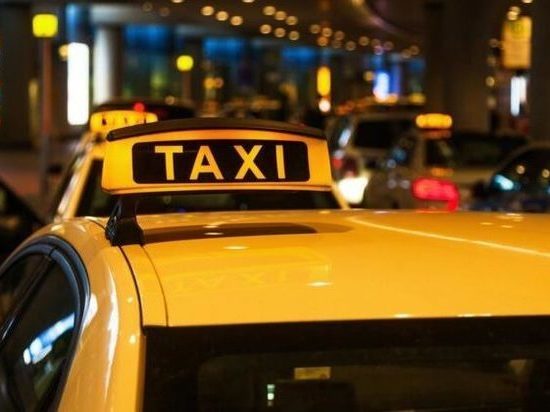 В Ростове девушка забыла в такси сумку с четвертью миллиона рублей