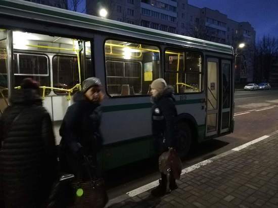 Псковичи устроили скандал из-за опоздавшего автобуса №30