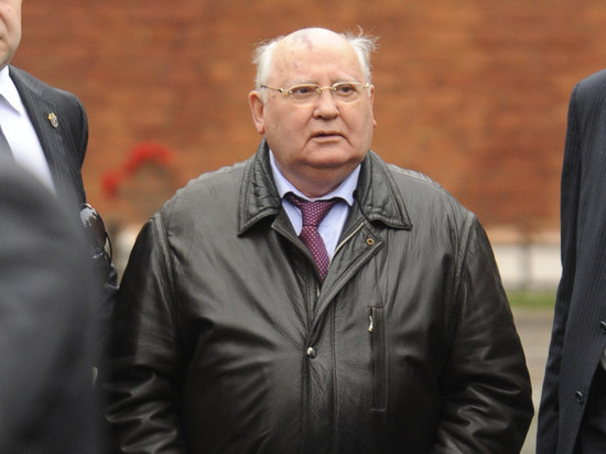 Горбачев ответил Зеленскому про вину СССР за Холокост