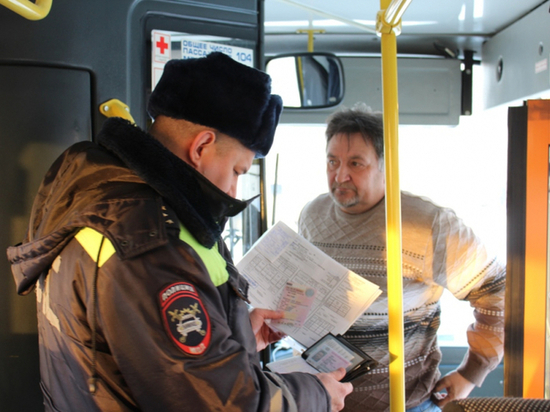 Автоинспекторы Надыма проконтролировали перевозку детей в автобусах