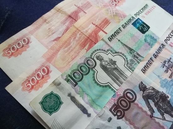 В Новотроицке с банковской  карты украли деньги
