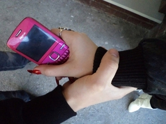 Белгородка украла смартфон в первую ночь знакомства