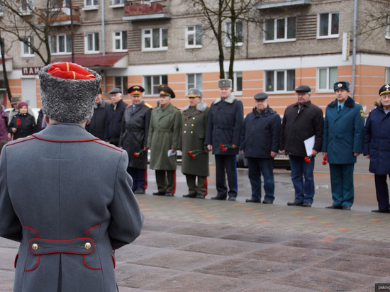 Память павших в Сталинградской битве почтили в Пскове