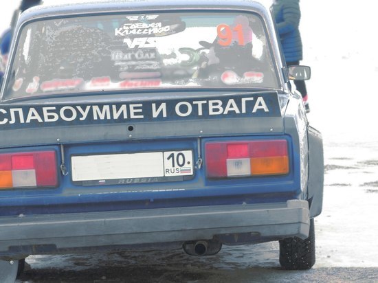 Житель Карелии угнал машину своего шефа, но улетел в кювет