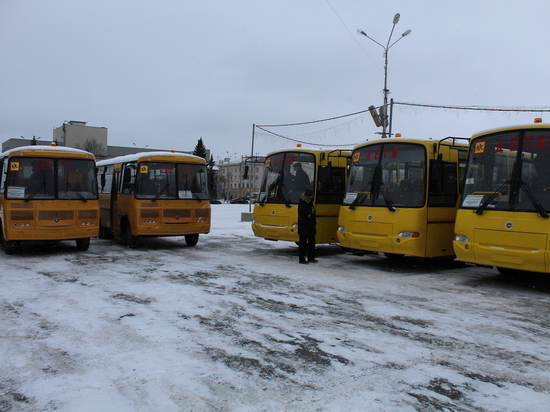 Карельские школы получили более 20 новых автобусов