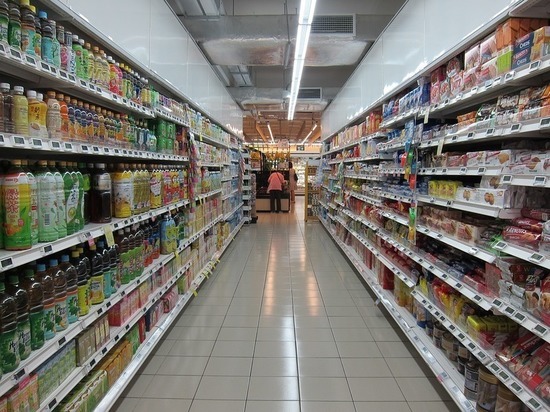 Многие продукты магазина «Ветеран» в Магадане оказались просроченными