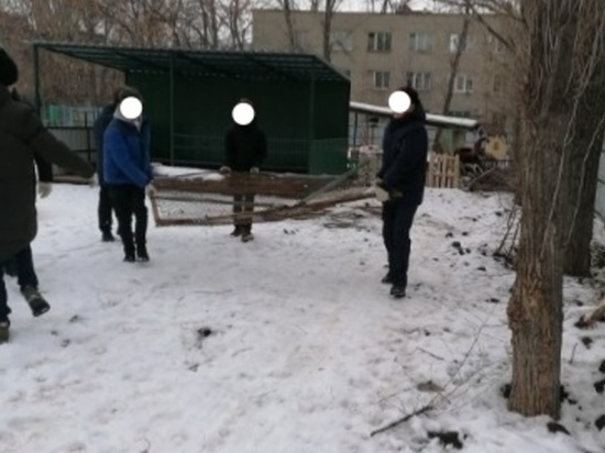 В Энгельсе школьников сняли с уроков для уборки территории перед визитом властей