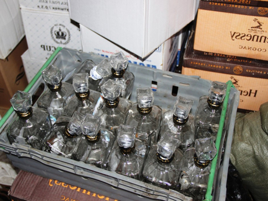 10 тысяч литров контрафактного алкоголя обнаружила полиция в Пскове