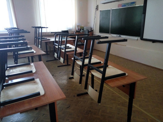 Все школы Челябинска закрыли на карантин