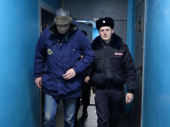 Костромская полиция раскрыла кражу компьютеров по следам на молотке