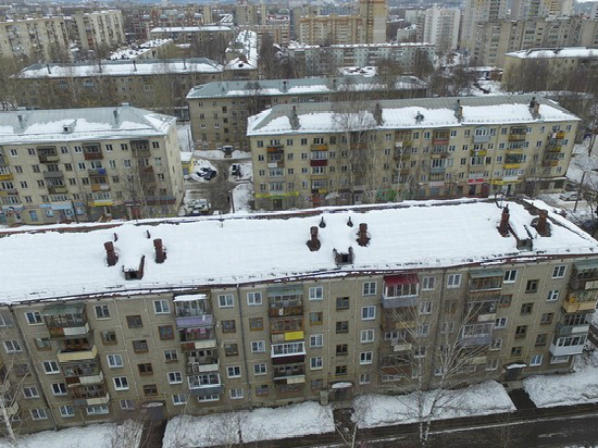В Кирове установили УК, по чьей вине снег упал на подростка