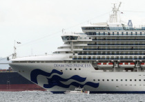 Из-за вспышки коронавируса гости круизного лайнера Diamond Princess попали у берегов Японии под карантин