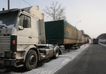 Границы в Приморье недолго оставались закрытыми: 3 февраля власти края приняли решение о возобновлении грузовых транспортных перевозок