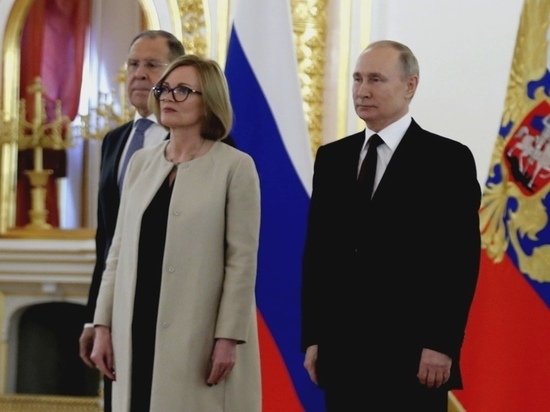 Путин: Россия готова к восстановлению взаимоуважительного диалога с Британией