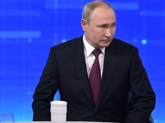 Путин потребовал от кабмина прорыва в дебюрократизации