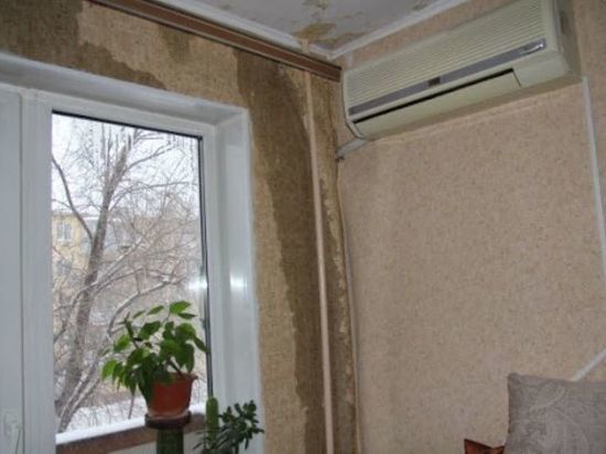 Жители Оренбурга продолжают жаловаться на протекающие крыши