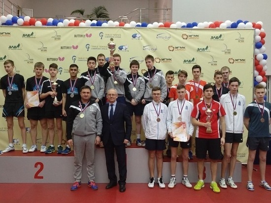 Теннисисты из Нового Уренгоя взяли «бронзу» на чемпионате Урала